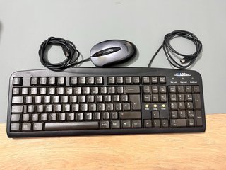 Teclado y ratón Genius con cable