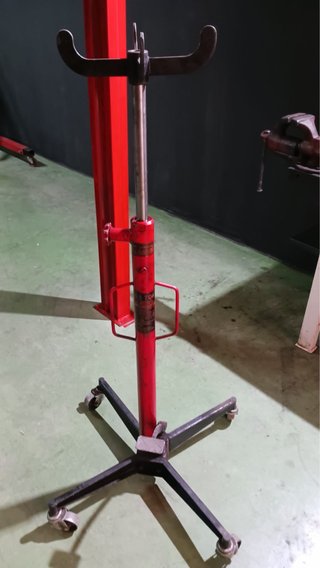 Gato Hidráulico Rojo con Ruedas