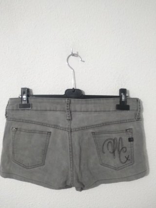 Pantalón corto Mónica y Penélope Cruz by Mango