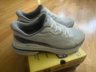 Skechers Slip-Ins Max Cushion Gris Blanco