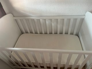 Cuna blanca para bebé