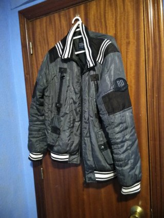 Chaqueta M Rayas Negra y Gris