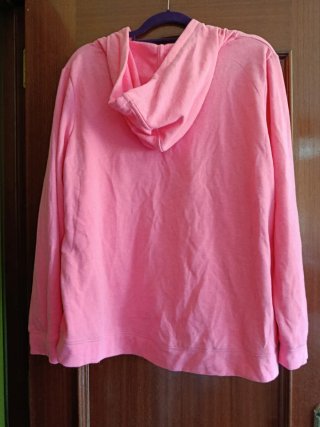 Sudadera rosa con capucha y bolsillo
