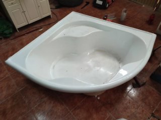 Bañera esquinera blanca