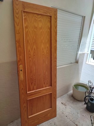 Puerta de pino para interior