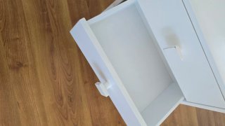 Cajonera blanca de madera