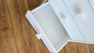 Cajonera blanca de madera
