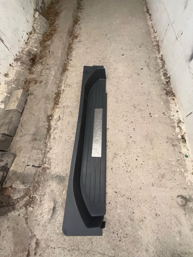 Escalón puerta corredera Mercedes Vito viano