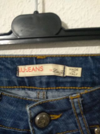 Vaqueros cortos Liu Jo Jeans con tachuelas