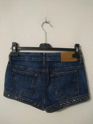 Vaqueros cortos Liu Jo Jeans con tachuelas