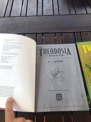 Libros Nuevo Theodosia