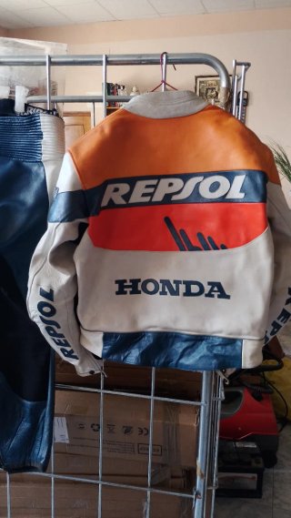 Mono de moto competición Repsol Honda