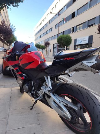 Honda CBR RR 2006 Roja y Negra