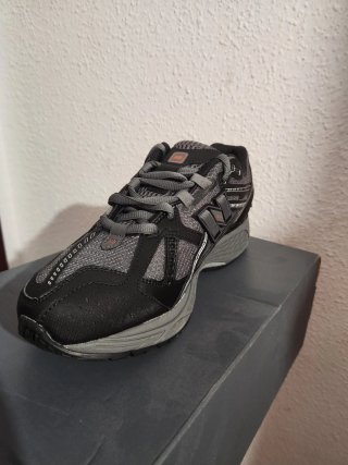 Zapatillas New Balance 1906R Gris talla 43