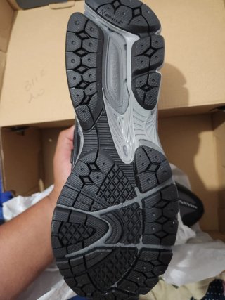 Zapatillas New Balance 1906R Gris talla 43