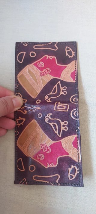 Billetera de cuero con diseño egipcio