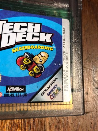 Tech Deck skateboarding gameboy color