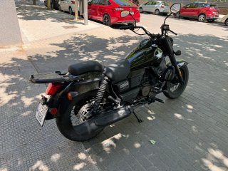 UM Renegade Custom Moto Negra