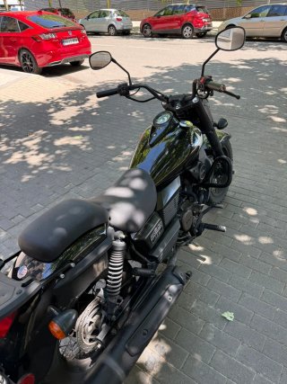 UM Renegade Custom Moto Negra