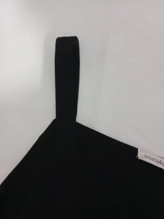 Top negro tirantes botones