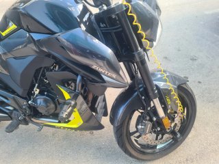 Zontes 125cc Negra y Amarilla