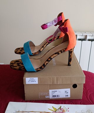 Sandalias elegantes multicolor talla 39 de 74,99€
