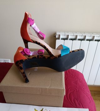 Sandalias elegantes multicolor talla 39 de 74,99€