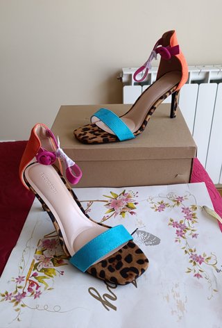Sandalias elegantes multicolor talla 39 de 74,99€