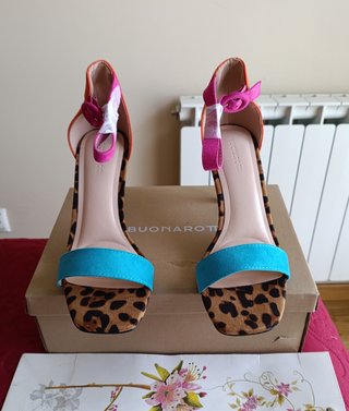 Sandalias elegantes multicolor talla 39 de 74,99€