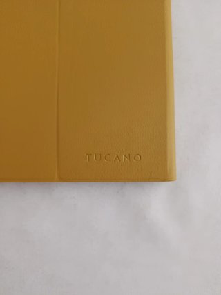 Funda universal para tablet color mostaza