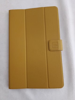 Funda universal para tablet color mostaza