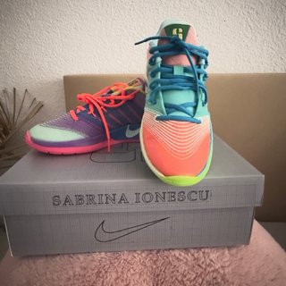 Zapatillas Nike Sabrina Ionescu Grises