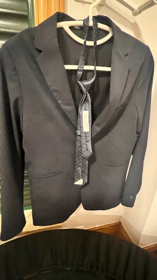 Blazer Negro con Corbata