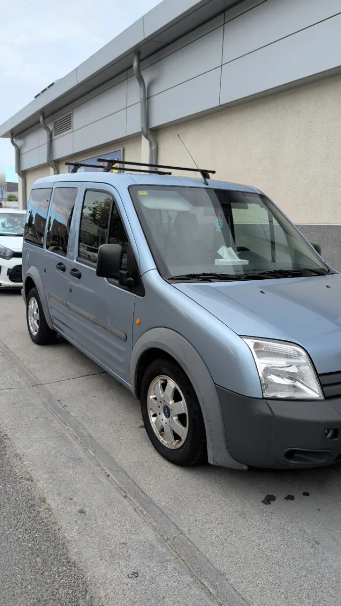 Ford Tourneo Connect 2008 - foto 1