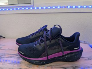 Deportivas Nike Negras y Moradas