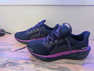 Deportivas Nike Negras y Moradas