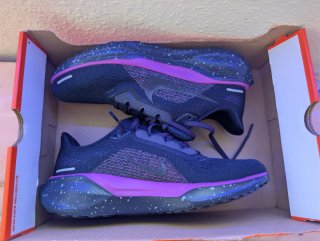 Deportivas Nike Negras y Moradas