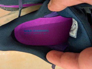 Deportivas Nike Negras y Moradas