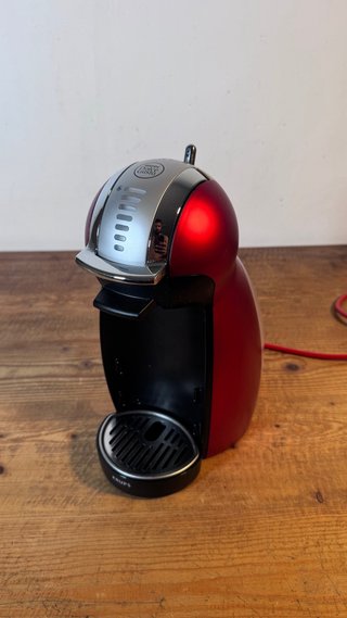 Cafetera Dolce Gusto Roja