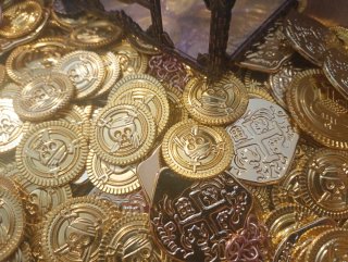 Lote Pirata: Armas, Monedas y Joyas