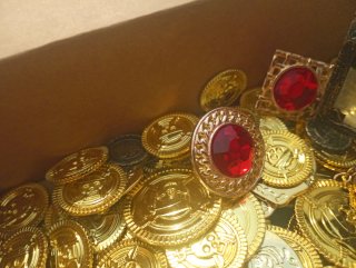 Lote Pirata: Armas, Monedas y Joyas