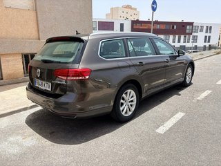 Volkswagen Passat Familiar Gris Oscuro