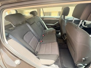 Volkswagen Passat Familiar Gris Oscuro