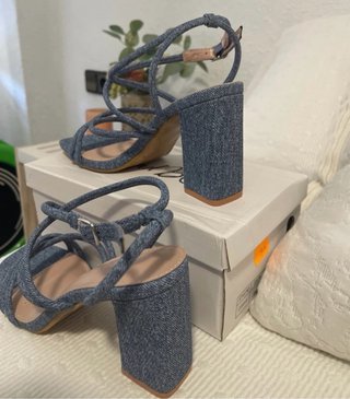 Sandalias de tacón vaqueras