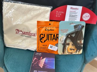 Guitarra española Alhambra Perfecto estado