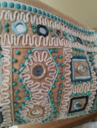 Bolso bandolera beige y turquesa