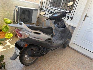 Moto Kymco 125 Scooter Plata/Negra
