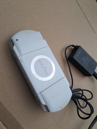 Sony PSP Bianca + Caricatore