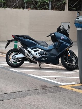 Honda Forza 750