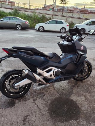 Honda Forza 750